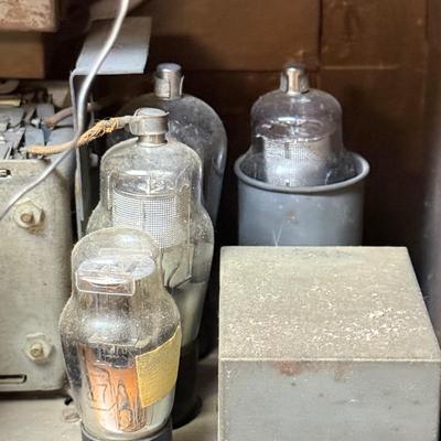 LOT 134B: Vintage Crosley Radio Model-124