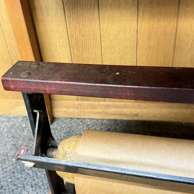 LOT 135B: Vintage Bulman Made Paper Cutter