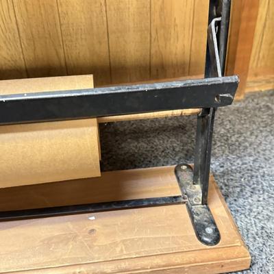 LOT 135B: Vintage Bulman Made Paper Cutter