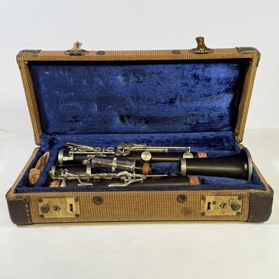 LOT 140B: Vintage Lyric Custombuilt Clarinet