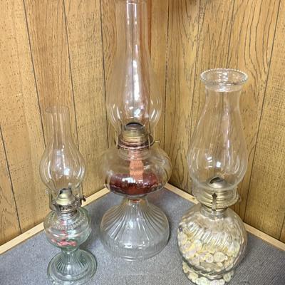 LOT 148B: Collection of Vintage Oil Lamps