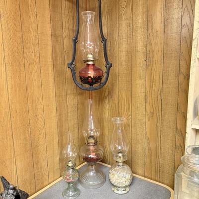 LOT 148B: Collection of Vintage Oil Lamps