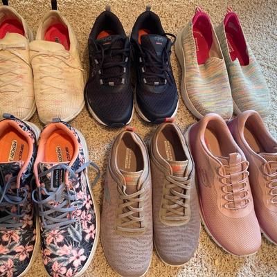 Women’s tennis shoes