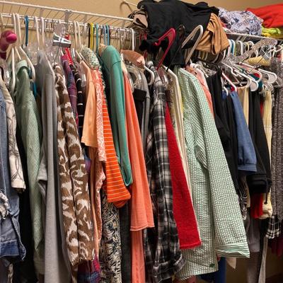 Very large lot of women’s clothes
