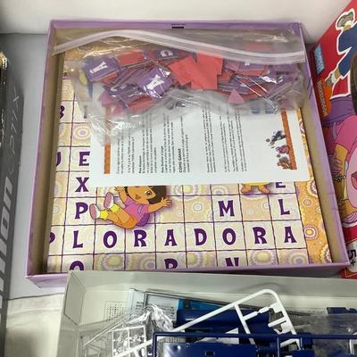 Sale Photo Thumbnail #127: Scrabble Jr, Sentence Cube Game, Simon Optic, Tyrell Car Model, Dominoes Boxxset.