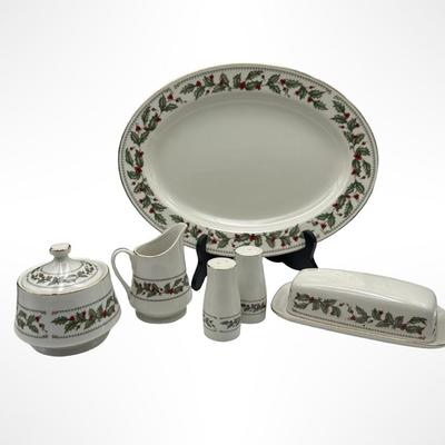 The Cellar's "Ivory Holly“ Server-ware