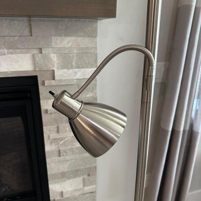 FLOOR LAMP
