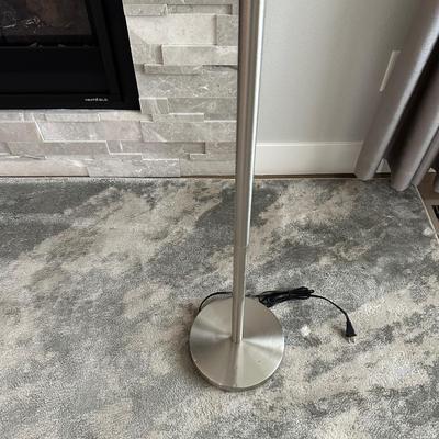 FLOOR LAMP