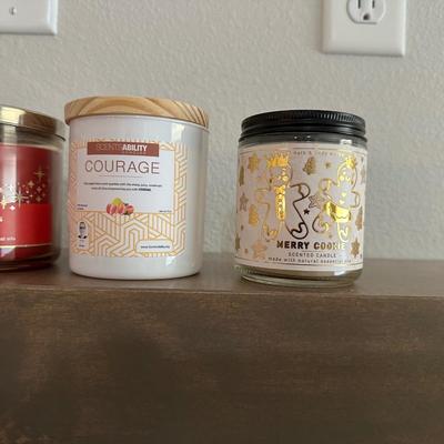 COLLECTION OF CANDLES