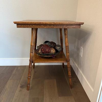 ANTIQUE OAK TABLE WITH LAMP AND DECOR
