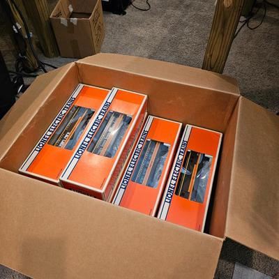 Illinois Central F3 A-B-A Set w/7 Passenger Cars & Boxes (T2-JS)