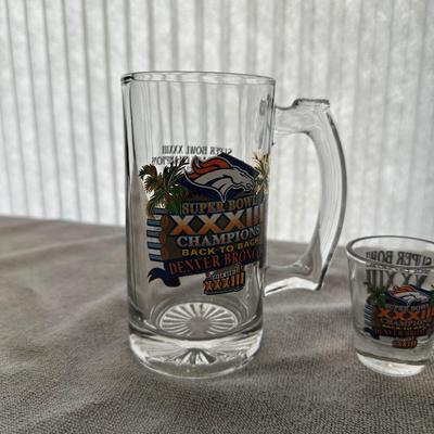 ASSORTED SOUVENIR GLASSES AND MUGS