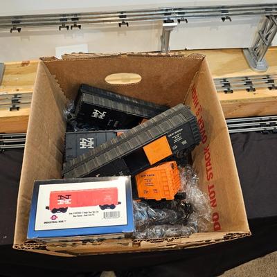 New Haven EP5 Electric Engine and Six Boxcars (T2-JS)