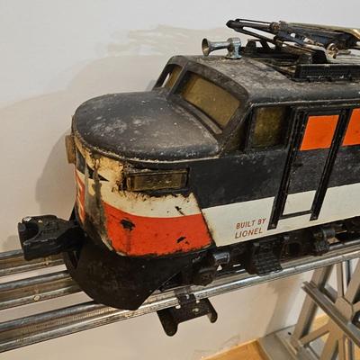 New Haven EP5 Electric Engine and Six Boxcars (T2-JS)