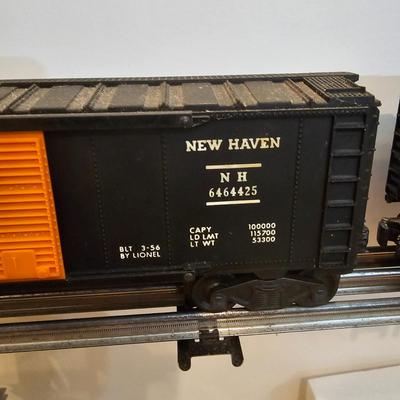 New Haven EP5 Electric Engine and Six Boxcars (T2-JS)