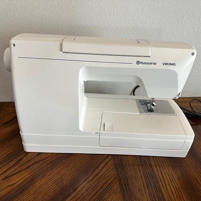 HUSQVARNA VIKING QUILT DESIGNER SEWING MACHINE