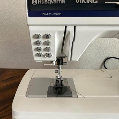 HUSQVARNA VIKING QUILT DESIGNER SEWING MACHINE