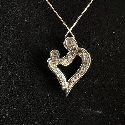 BEAUTIFUL 10K NECKLACE