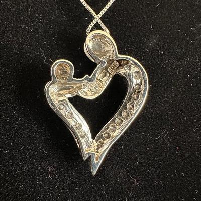 BEAUTIFUL 10K NECKLACE