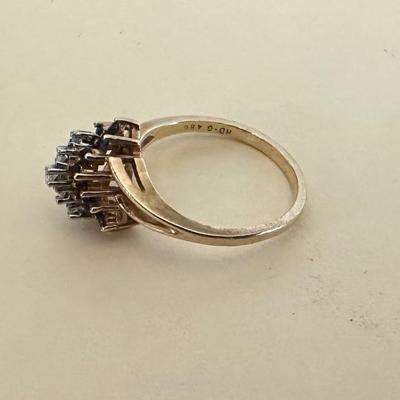 STUNNING 10K RING WITH STONES