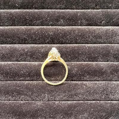 STUNNING 10K RING WITH STONES