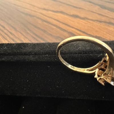 STUNNING 10K RING WITH STONES