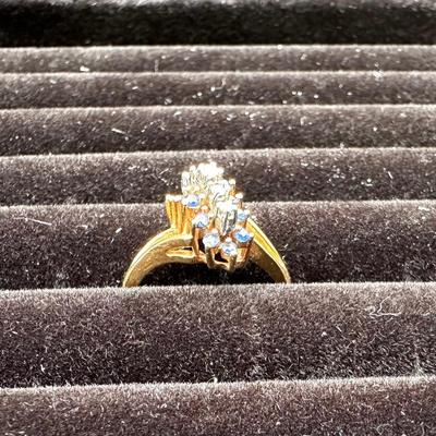 STUNNING 10K RING WITH STONES