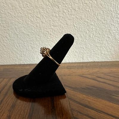 STUNNING 10K RING WITH STONES