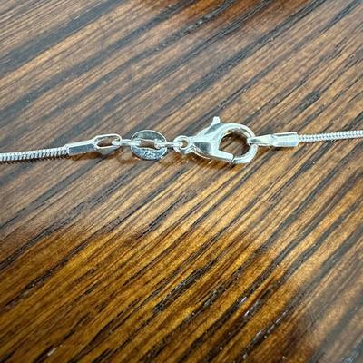 GORGEOUS 925 MATCHING NECKLACE AND EARRINGS