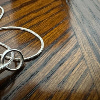 GORGEOUS 925 MATCHING NECKLACE AND EARRINGS