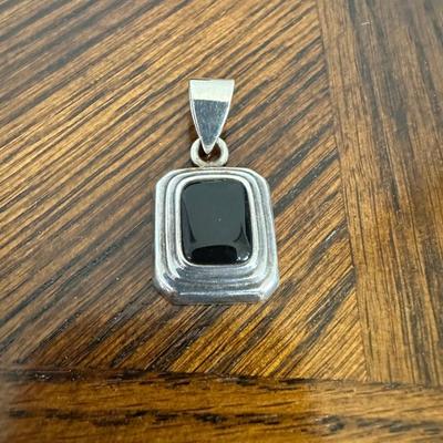 PRETTY 925 PENDANT, EARRINGS AND RINGS