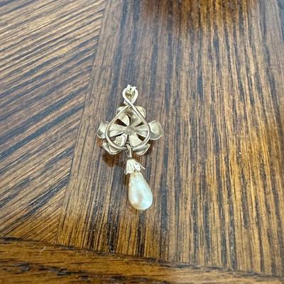 12K GOLD FILLED PENDANT AND 14K GOLD FILLED LADY ELGIN WATCH AND NECKLACE