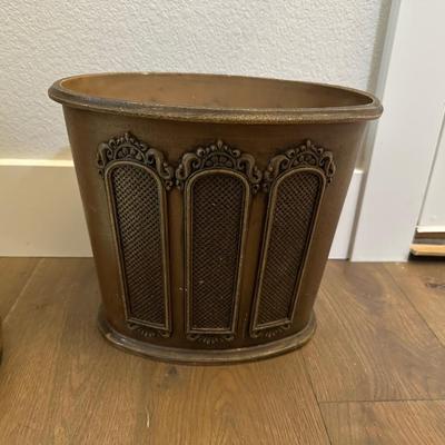 FLOOR LAMP WITH WASTE BASKET