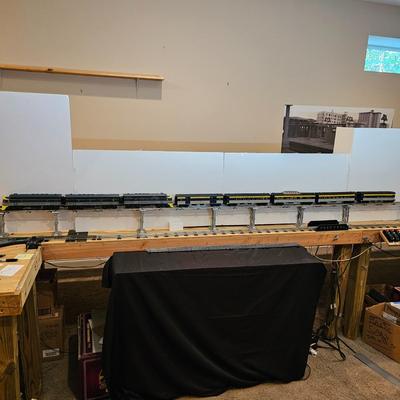 Chesapeake & Ohio A-B-A F7A Set & Five Coaches + Boxes (T1-JS)