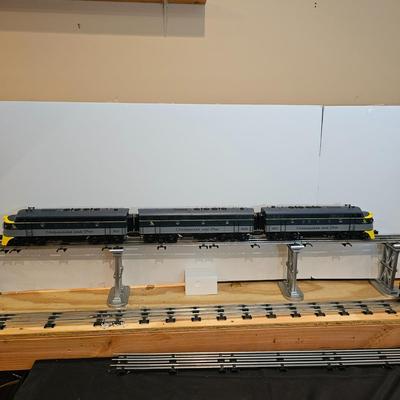 Chesapeake & Ohio A-B-A F7A Set & Five Coaches + Boxes (T1-JS)