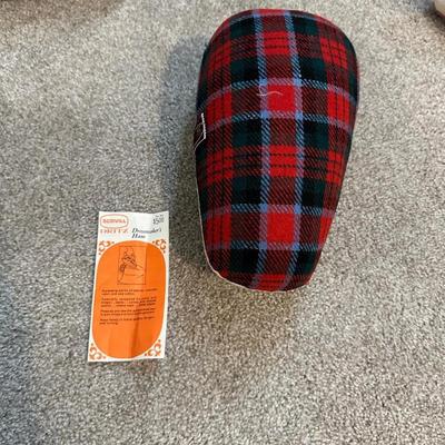 IRON, IRONING BOARD WITH PRESSING SLEEVES