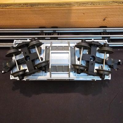 Lionel Steel 2-4-2 Switcher & Ore Cars (T2-JS)