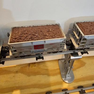 Lionel Steel 2-4-2 Switcher & Ore Cars (T2-JS)
