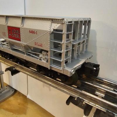 Lionel Steel 2-4-2 Switcher & Ore Cars (T2-JS)