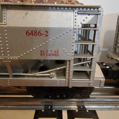 Lionel Steel 2-4-2 Switcher & Ore Cars (T2-JS)