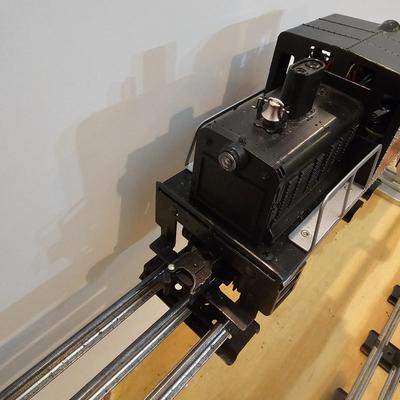 Lionel Steel 2-4-2 Switcher & Ore Cars (T2-JS)