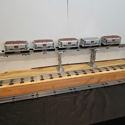 Lionel Steel 2-4-2 Switcher & Ore Cars (T2-JS)