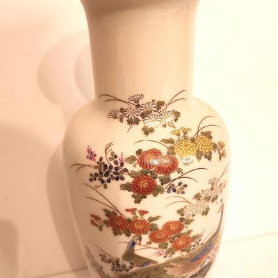 Lot #18 Shibata Satsuma Style Japanese Vase
