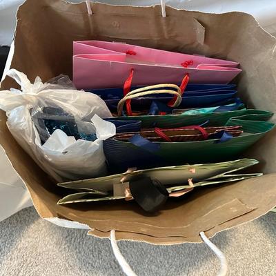 MISC CHRISTMAS WRAP AND WALL QUILT