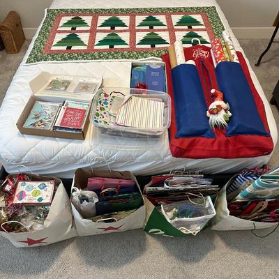 MISC CHRISTMAS WRAP AND WALL QUILT