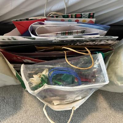 MISC CHRISTMAS WRAP AND WALL QUILT