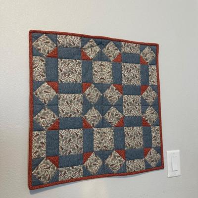 MISC SEWING NOTIONS AND WALL QUILT
