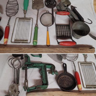 Vintage Kitchen Utensils (W-EL)