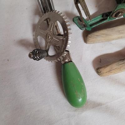 Vintage Kitchen Utensils (W-EL)