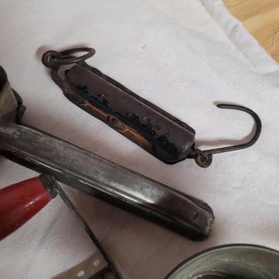 Vintage Kitchen Utensils (W-EL)